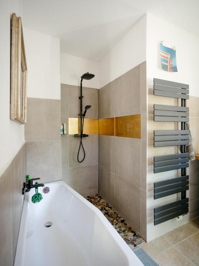 The Upholstery Tinyhouse Deluxe Eco Chalet Kreativ Citynah Chemnitz Buitenkant foto