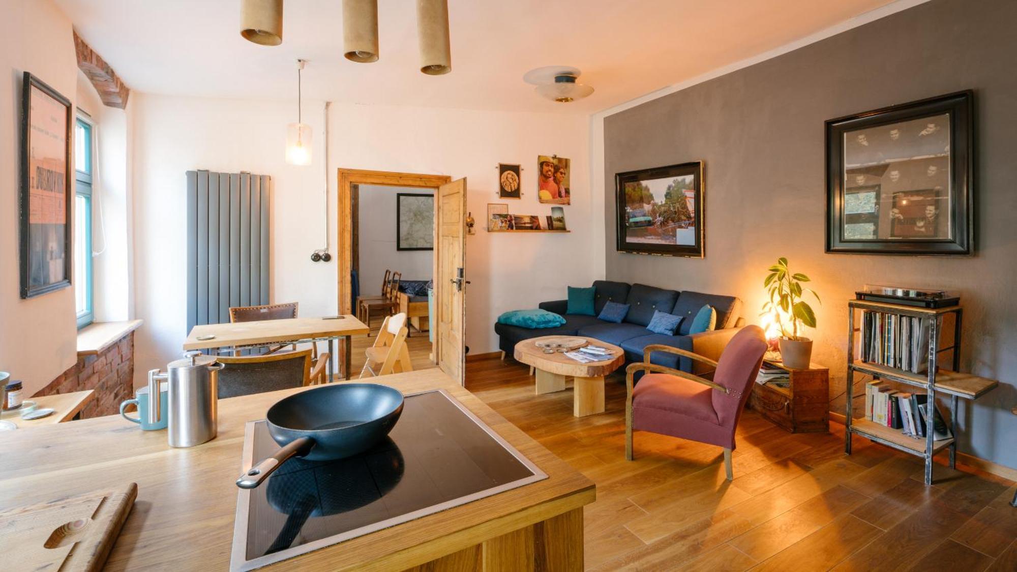 The Upholstery Tinyhouse Deluxe Eco Chalet Kreativ Citynah Chemnitz Buitenkant foto
