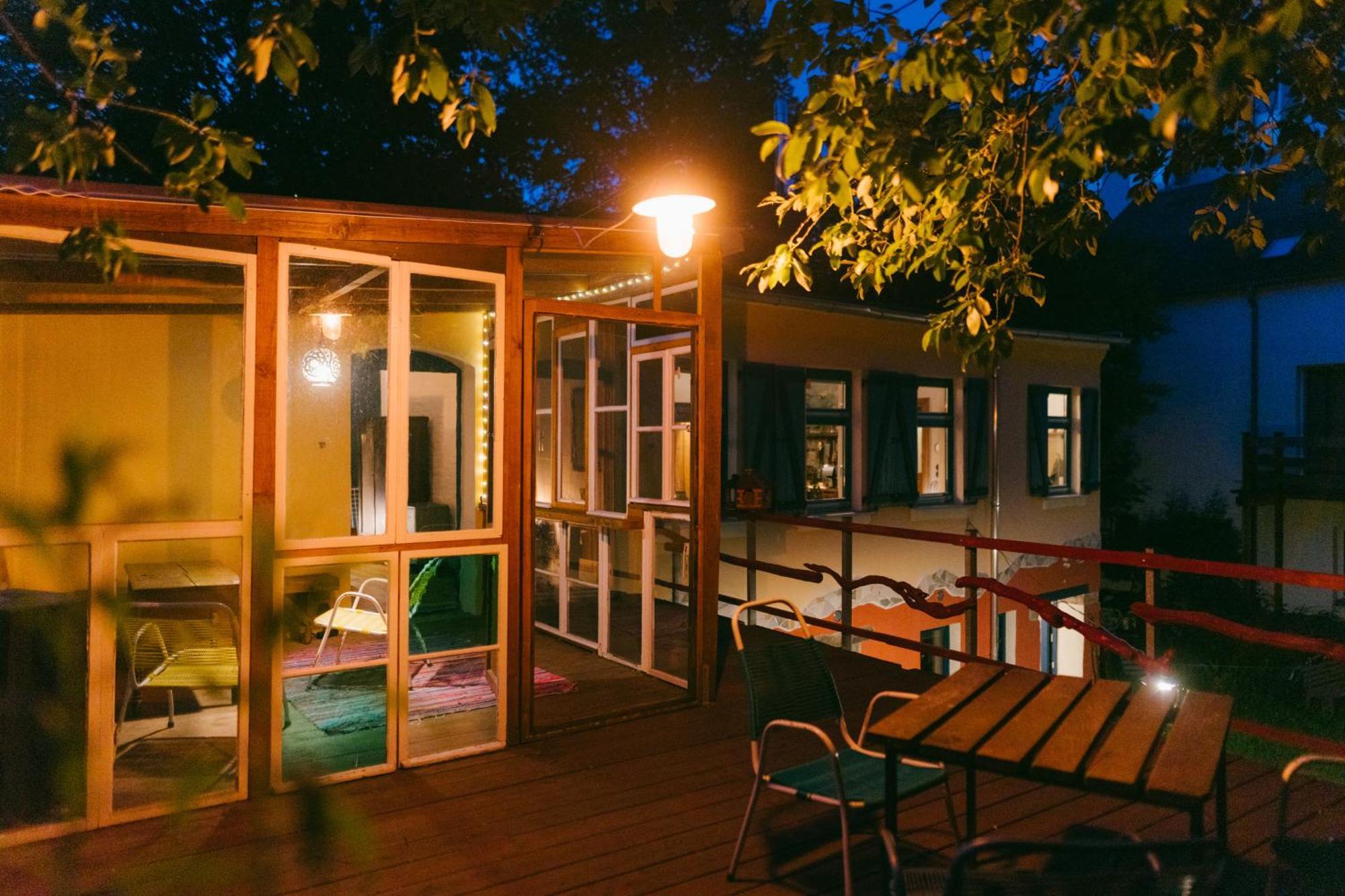 The Upholstery Tinyhouse Deluxe Eco Chalet Kreativ Citynah Chemnitz Buitenkant foto